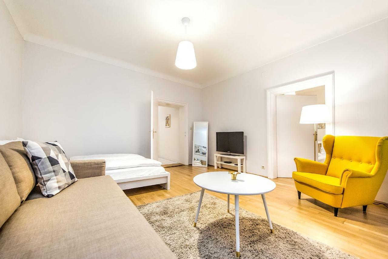 Beautiful City Apartment At Famous Ballgasse Вена Экстерьер фото